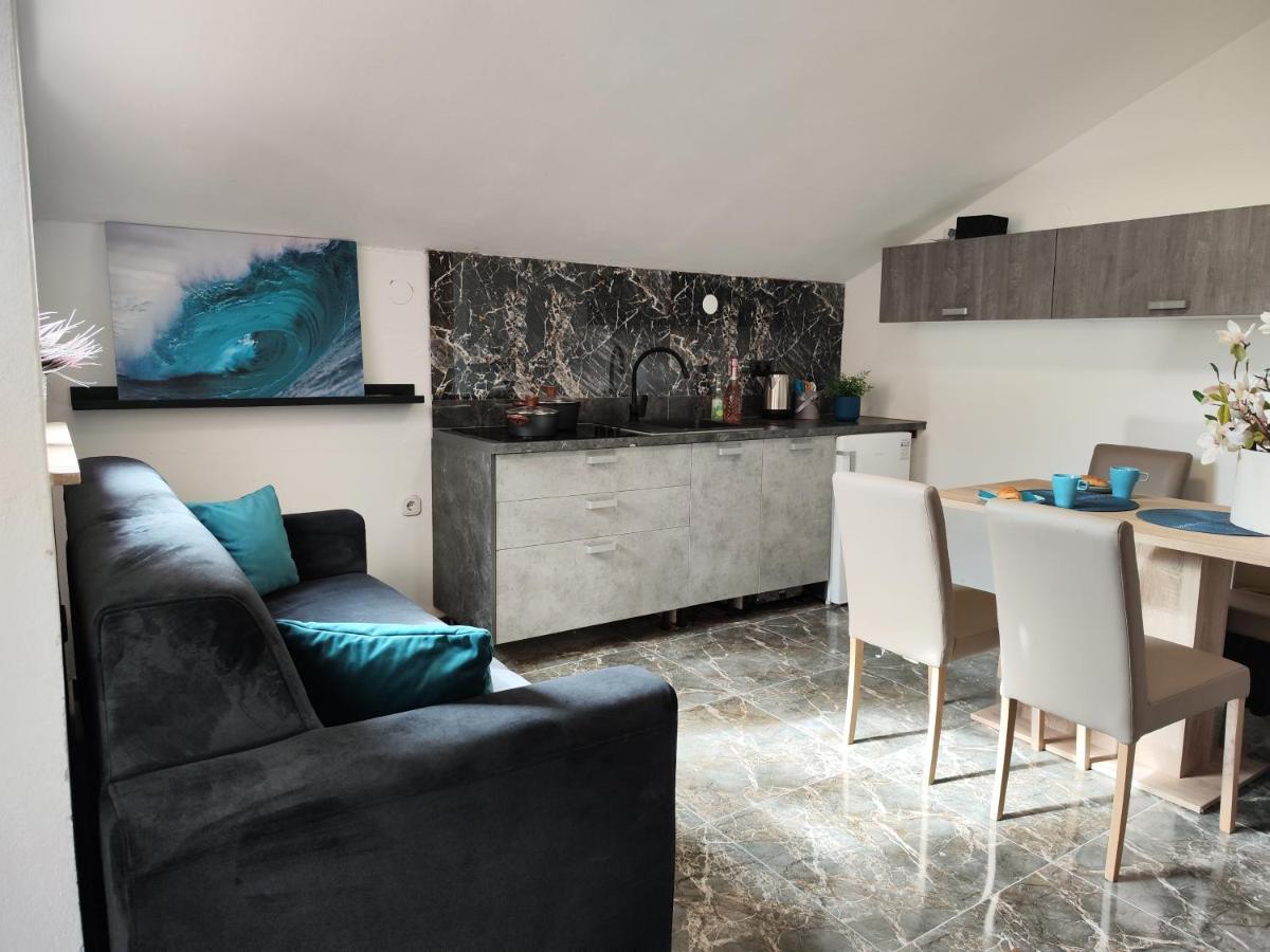 Apartments Orhidelia Njivice Kültér fotó