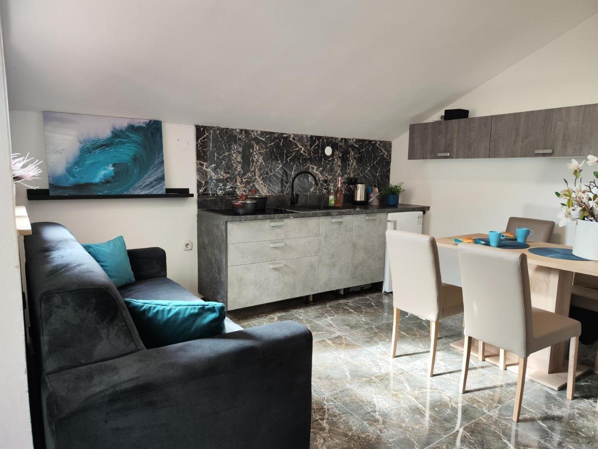 Apartments Orhidelia Njivice Kültér fotó