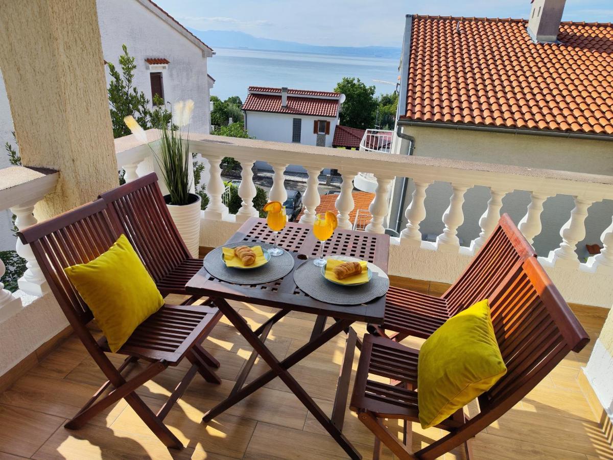 Apartments Orhidelia Njivice Kültér fotó