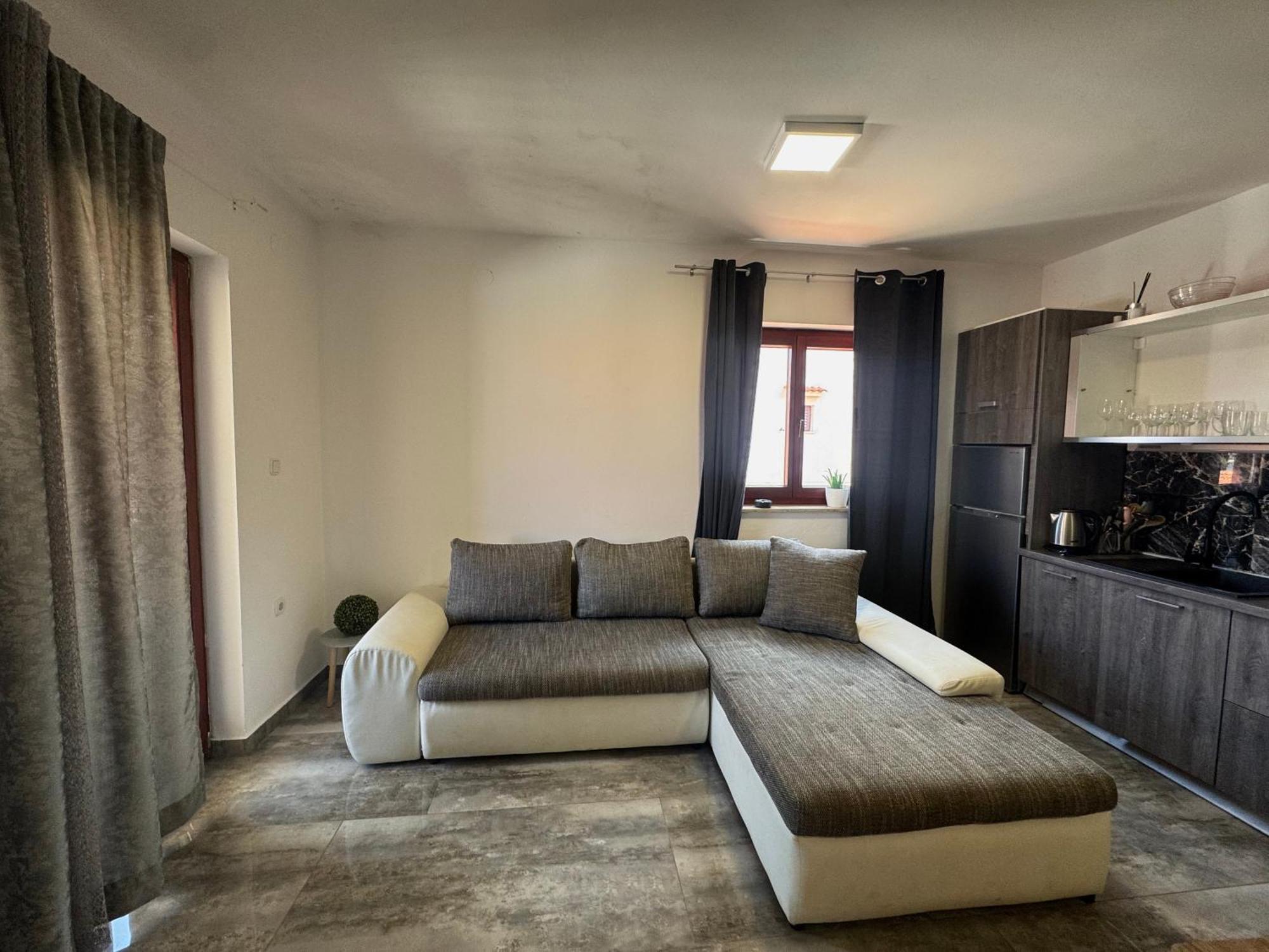 Apartments Orhidelia Njivice Kültér fotó
