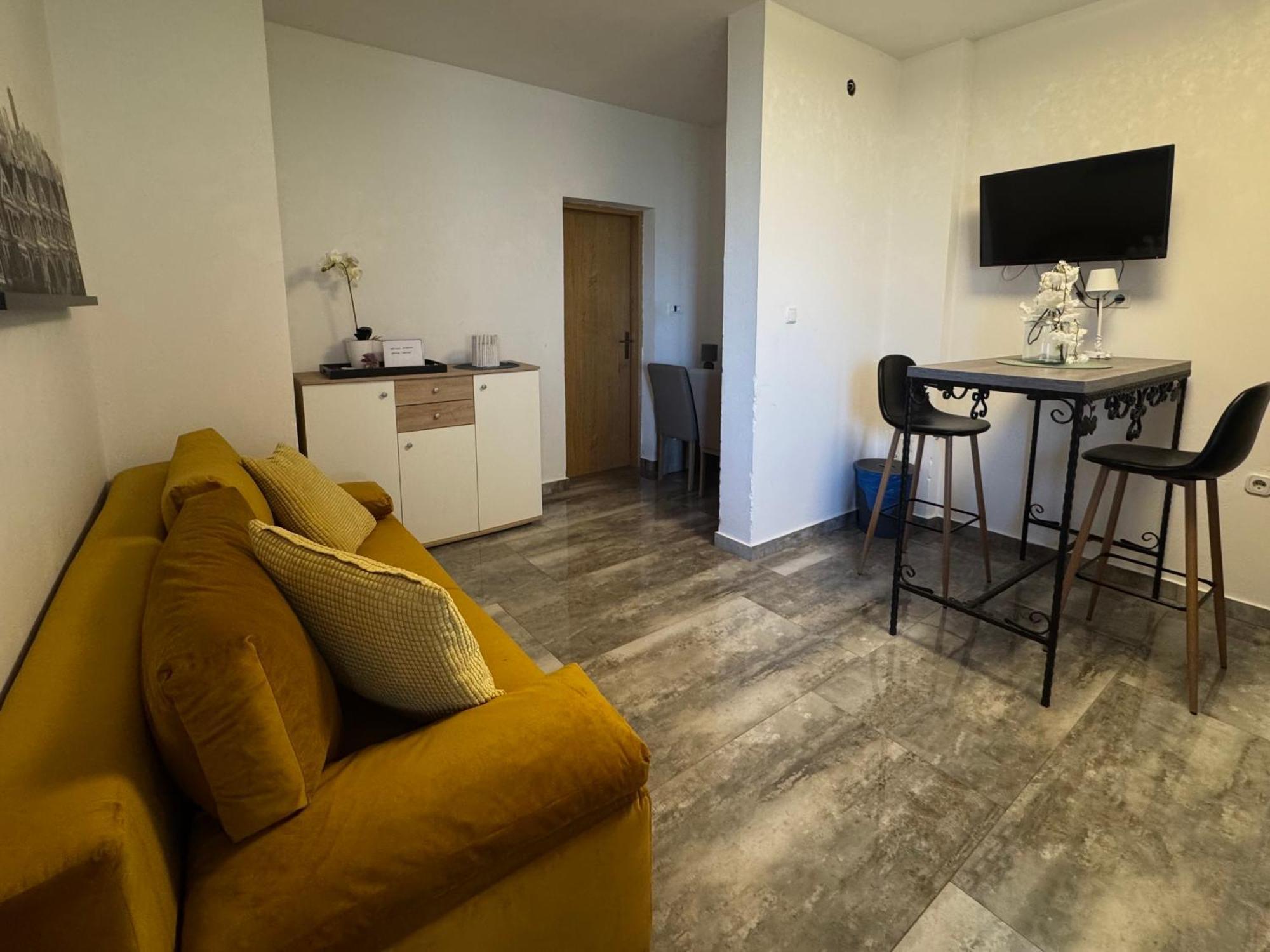 Apartments Orhidelia Njivice Kültér fotó