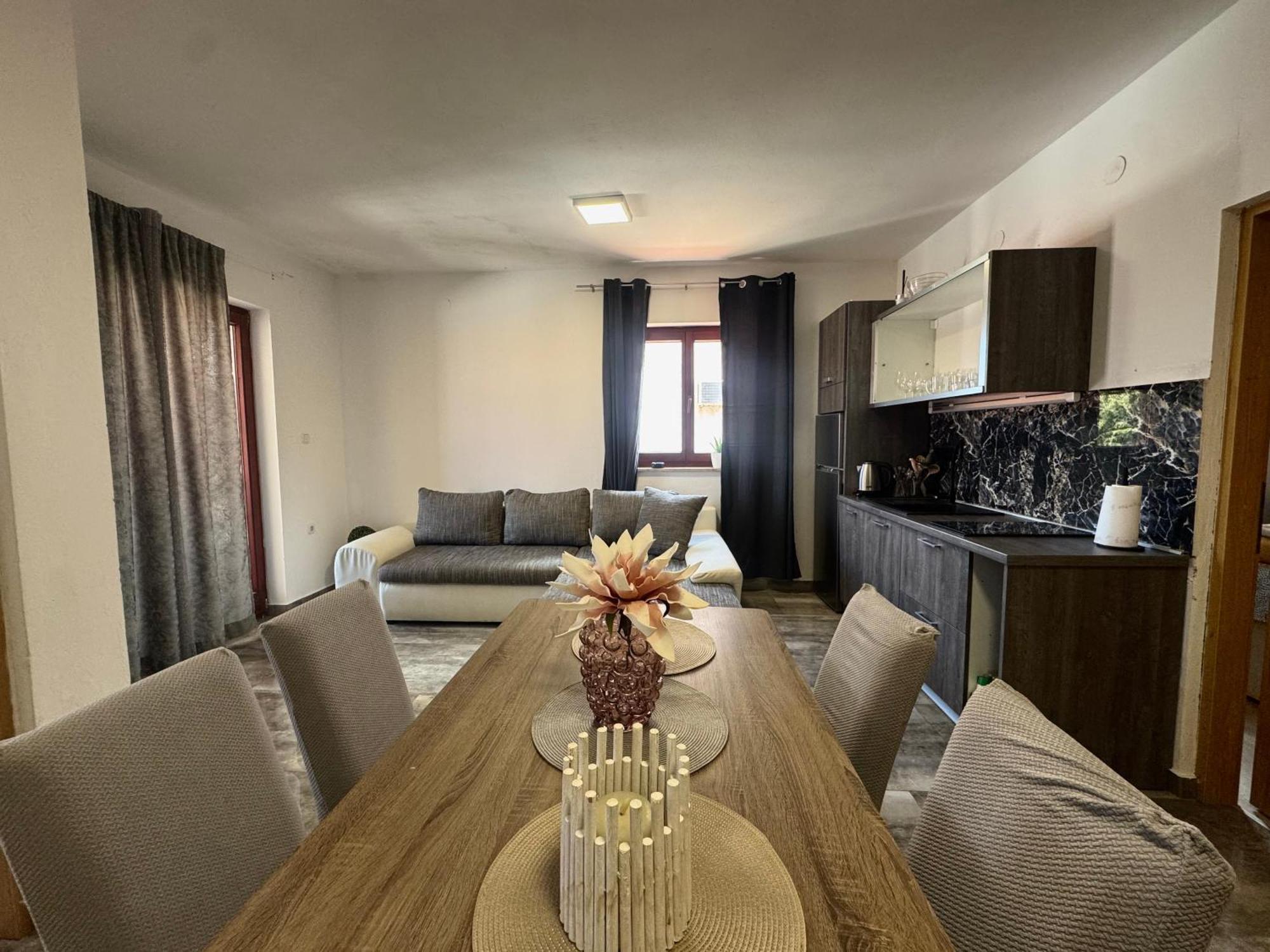 Apartments Orhidelia Njivice Kültér fotó